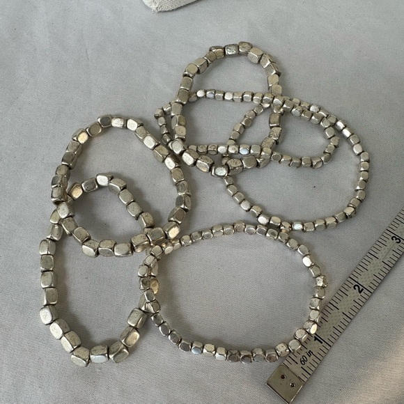 Group of 10 silvertone stretch toggle and clamp bracelets - Picture 3 of 6